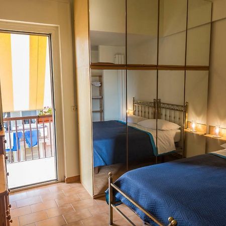 Bed & Breakfast Hotel California Terracina Exteriör bild