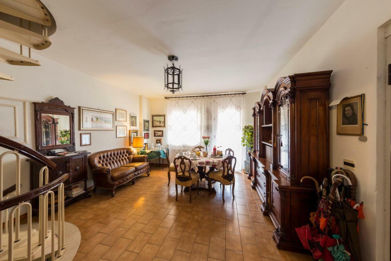 Bed & Breakfast Hotel California Terracina Exteriör bild